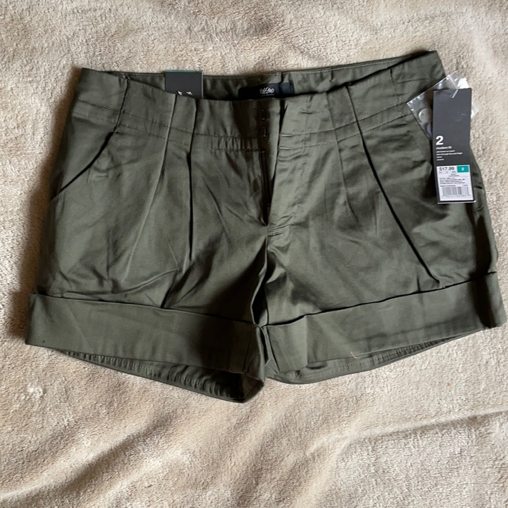 Khaki green shorts